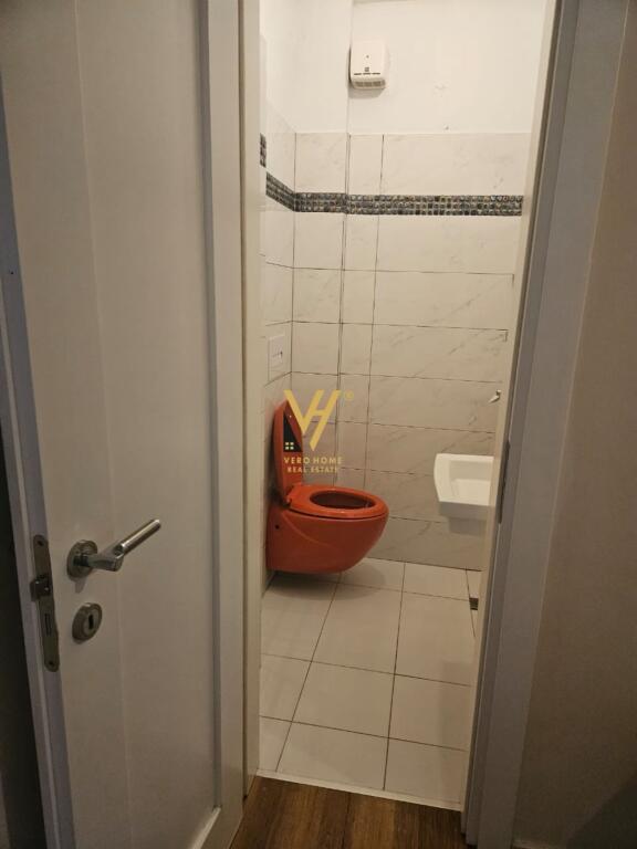 JEPET APARTAMENT 3+1+2+BLK ME QERA NE SAUK 550 EURO