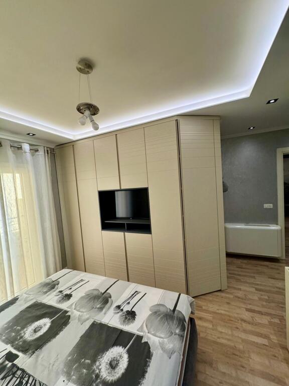 Jepet apartament 2+1 me qira prane qendres, Durres!