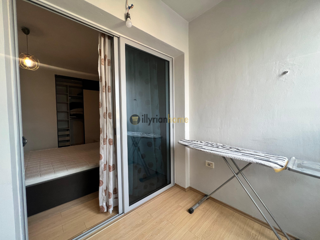 Jepet me qira Apartament 2+1+2 ballkone, pranë pallateve "Delijorgji", Tiranë