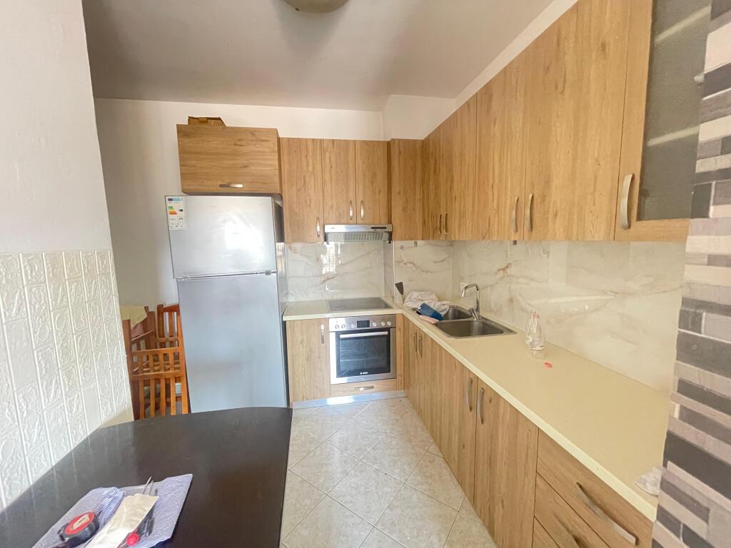 SHITET APARTAMENT 2+1 TE ISH FUSHA AVIACIONIT