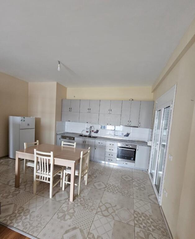 Apartament me qera 3+1
