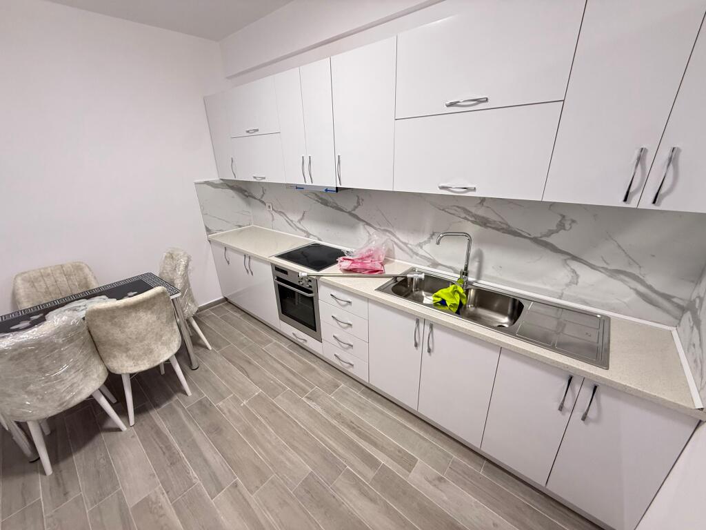 📢 Affittasi – Appartamento 1+1 📍 Via Ndre Mjeda, vicino al Parco – complesso star Prezzo: 500 €/mese  📱