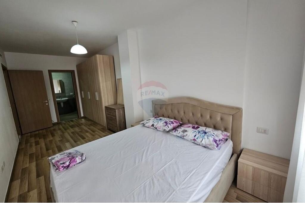 Apartament 2+1 per qira tek Rruga e Dibres!