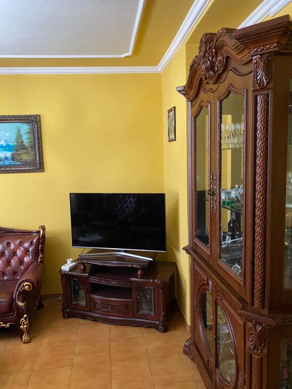 Jepet Me Qera Apartament 2+2 Tualete +1 Ballkon
