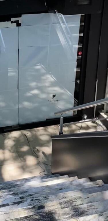 SHOP FOR RENT 120M2 FORMER EXHIBITION 1,200 EURO