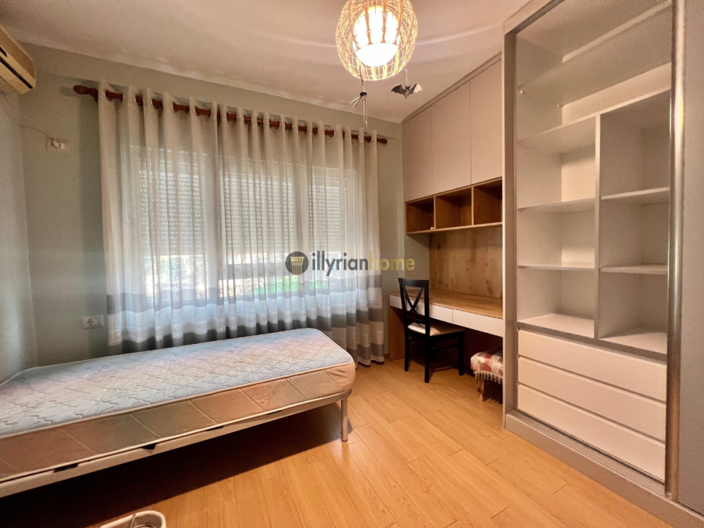 Jepet me qira Apartament 2+1+2 ballkone, pranë pallateve "Delijorgji", Tiranë