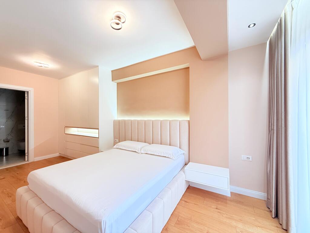 Apartament luksoz me qira 2+1+2 + verandë – Kodra e Diellit 2