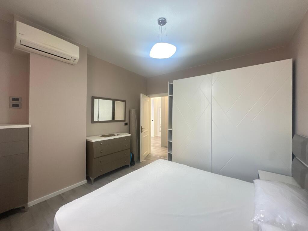Apartament me qira 2+1+2 + parkim – Rr. Elbasanit, 7 Xhuxhat
