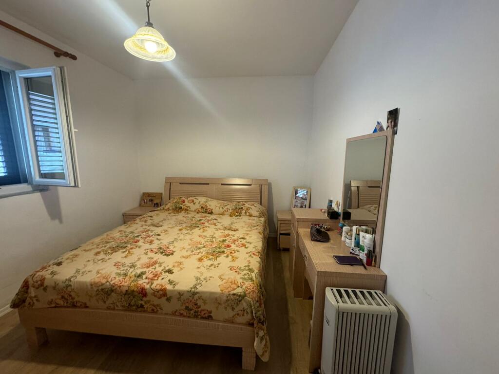 Apartament me qira 1+1 – pranë Shkollës Osman Myderizi