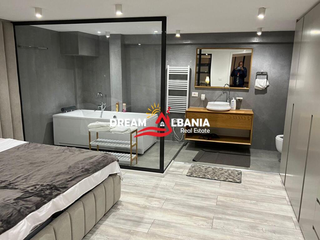 Jepet me qera duplex tek rruga e Kavajes prane Xhamise Dine Hoxha (ID 42214939)
