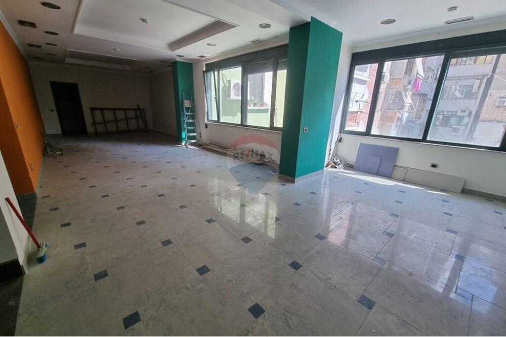 COMMERCIAL PREMISES FOR SALE AT LSI