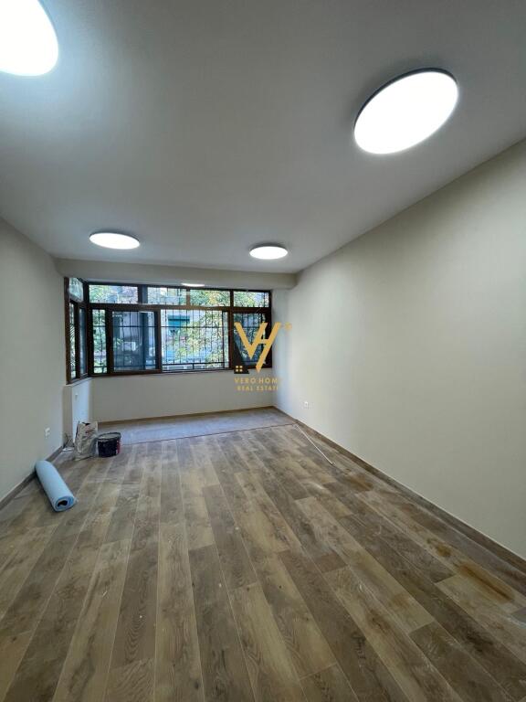 OFFICE 109 M2 FOR RENT AT MARGARITA TUTULANI 1,200 EURO