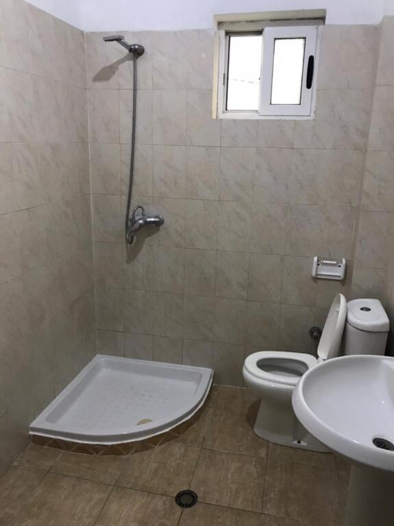 APARTAMENT 1+1. 35000 LEKE.MBAS FAKULETIT TE MJEKSIS.