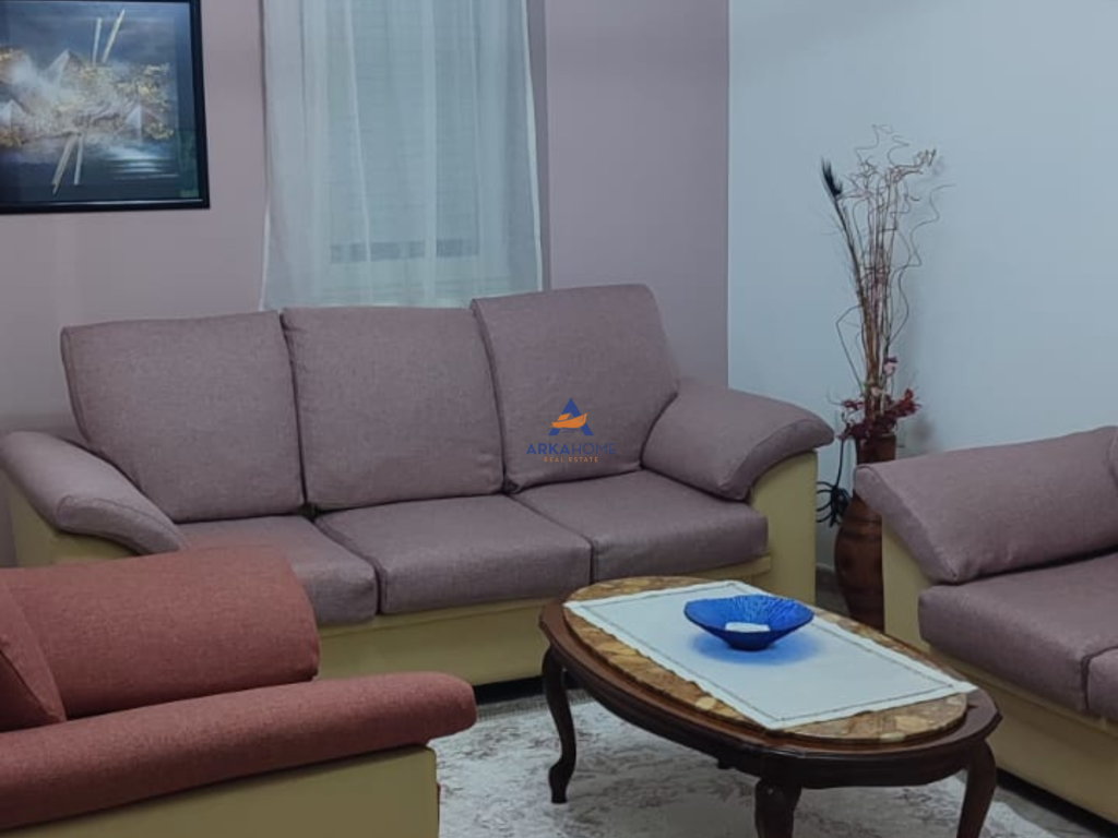 JEPET ME QERA APARTAMENT 1+1 " RRUGA NDRE MJEDA" 480 EURO.