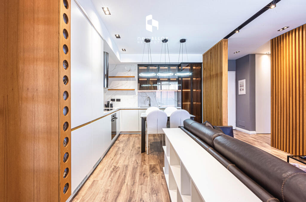 🟢 SHITET | LUXURY APARTAMENT NË QENDËR TIRANE📍 Vetëm 40 metra nga Toptani Center 💶 Çmim: 320,000€