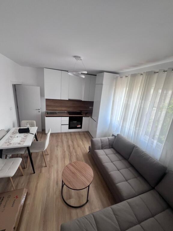 APPARTAMENTO IN AFFITTO 1+1 VIA KAVAJES 700 EURO