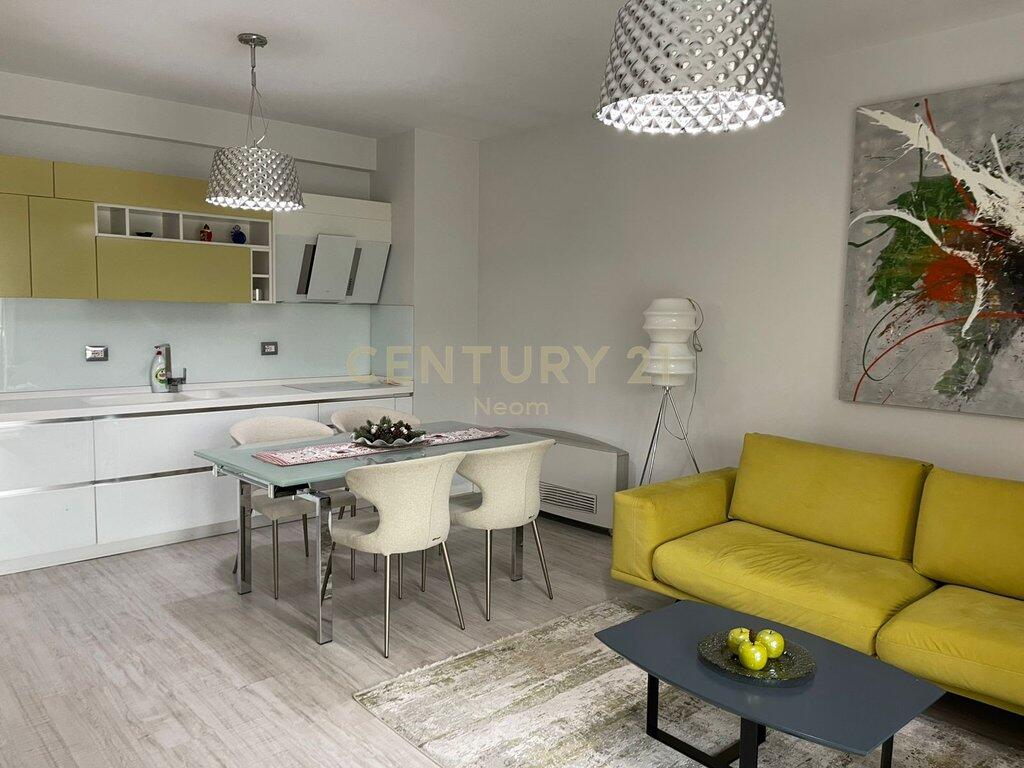 Qira, Apartament 2+1 te Nobis, Liqeni i Tiranës!