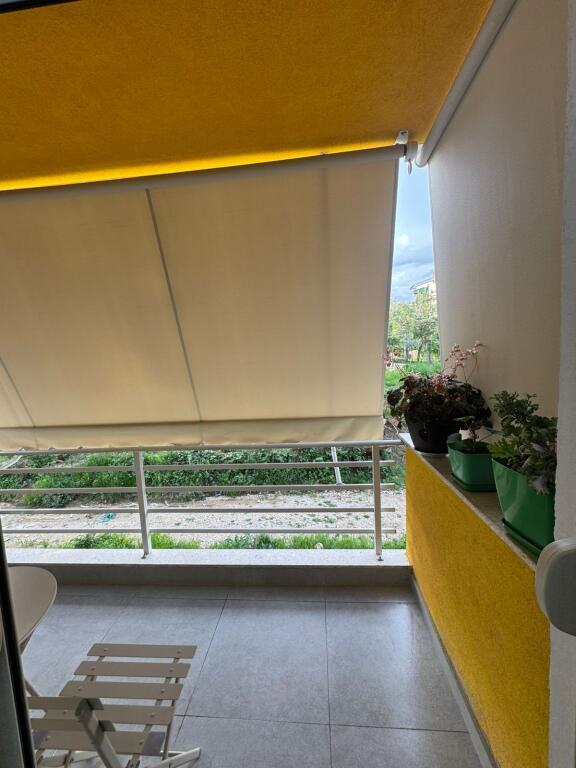 📢 Jepet me Qira – Apartament 2+1 📍 Shkozë, Kompleksi Tom Doshi💶 Çmimi: 400 €/muaj