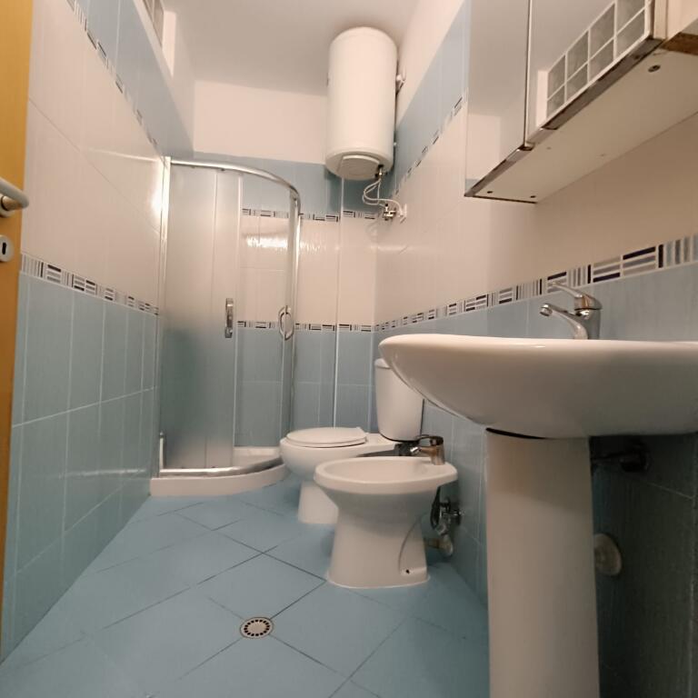 JEPET APARTAMENT 2+1 ME QIRA VLORE!