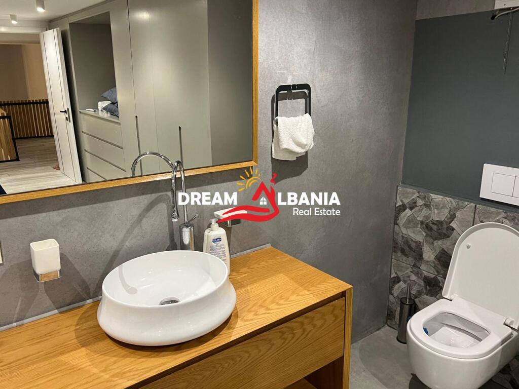 Jepet me qera duplex tek rruga e Kavajes prane Xhamise Dine Hoxha (ID 42214939)