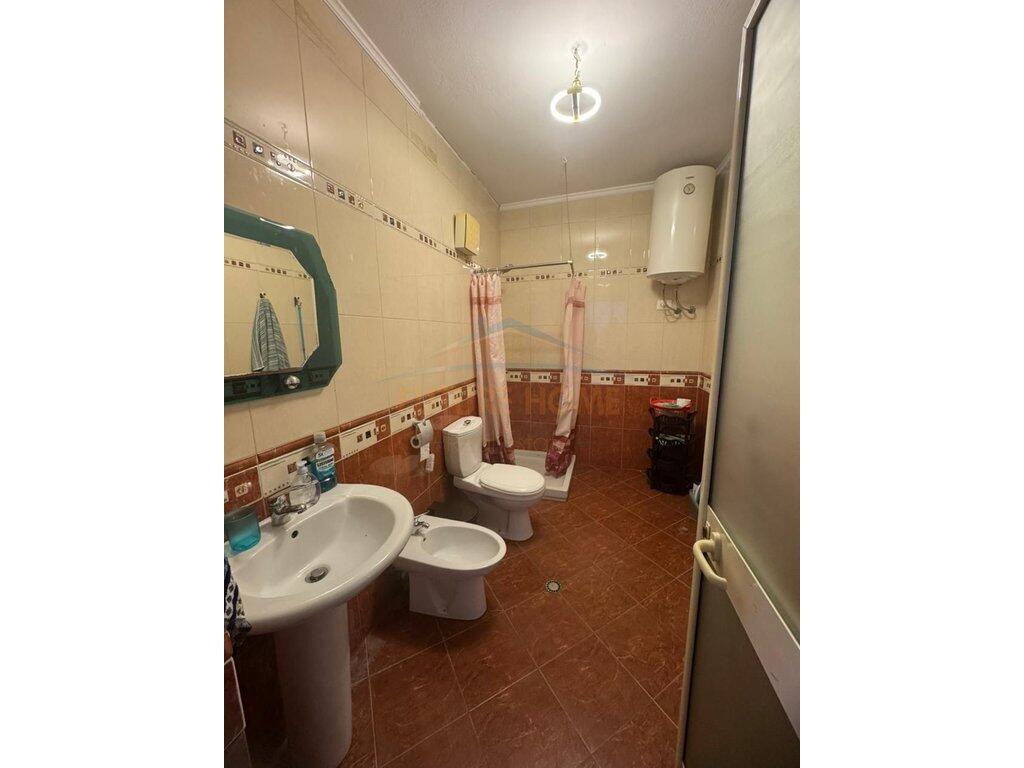 Qera, Apartament 2+1, Rruga e Barrikadave