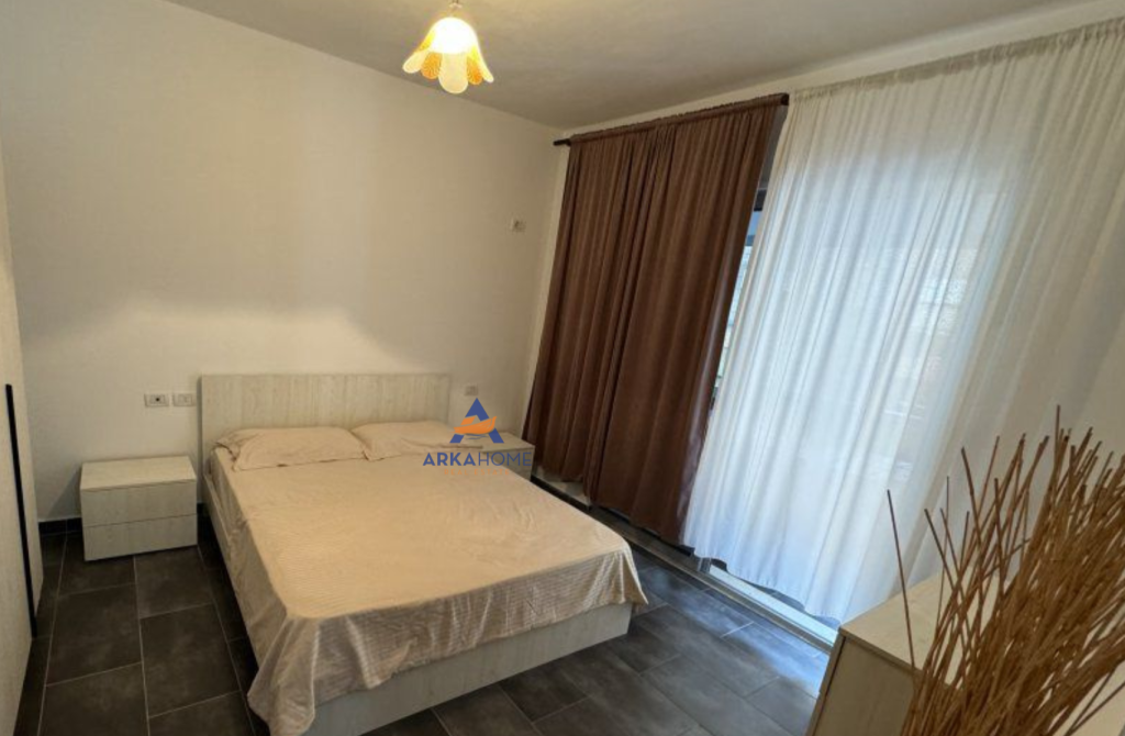 AFFITTASI APPARTAMENTO 2+1+BALCONE "UNAZA E RE,KOMPLEKSI ARLIS" 540 EURO.