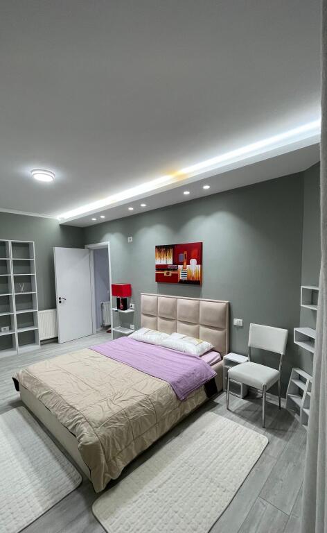 Jepet me qira 1+1 KOMUNA E PARISIT 650€