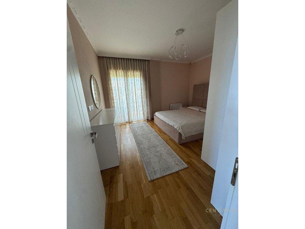 3-STOREY VILLA FOR RENT AFTER QTU!