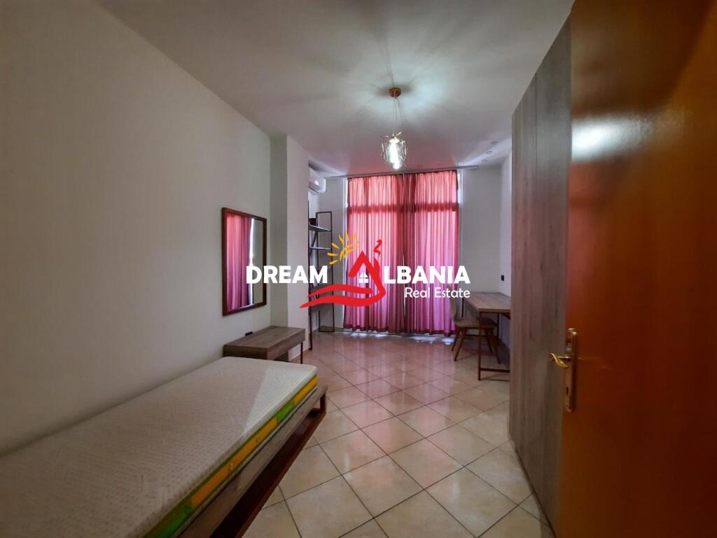 Apartament 3+1+2  me qera tek komuna e parisit prane kompleksit Kika (ID 4231259)

