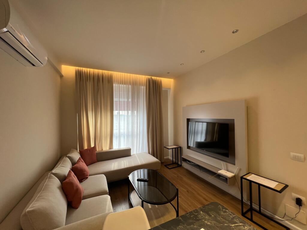 📣 VENDESI SUPER Appartamento 1+1 📍 Complesso Kaimi, Ali Dem ✨   🏢 Nuova Costruzione  🪜 7° Piano (Con Ascensore)  📐 Superficie 56 m2  🛋️ Arredato Da Architetto In Modo Contemporaneo   💶 Prezzo 100.000 Euro Non Trattabile