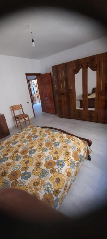 jepet me qira apartament 2+1 Kati pare i nje vile 