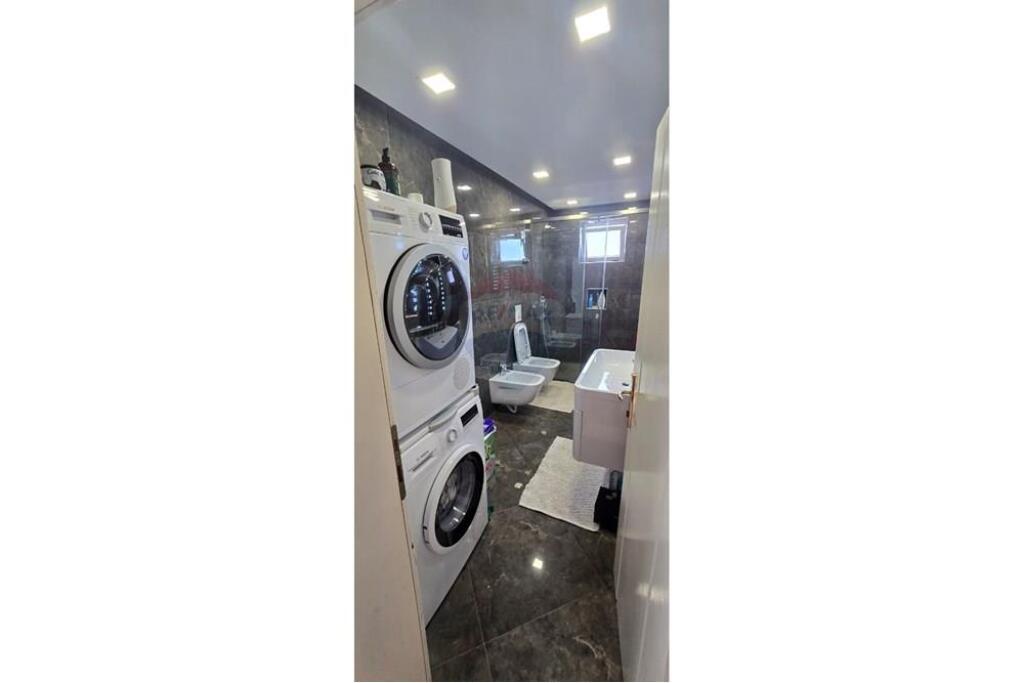 2+1 Apartment for rent Near the United School!
