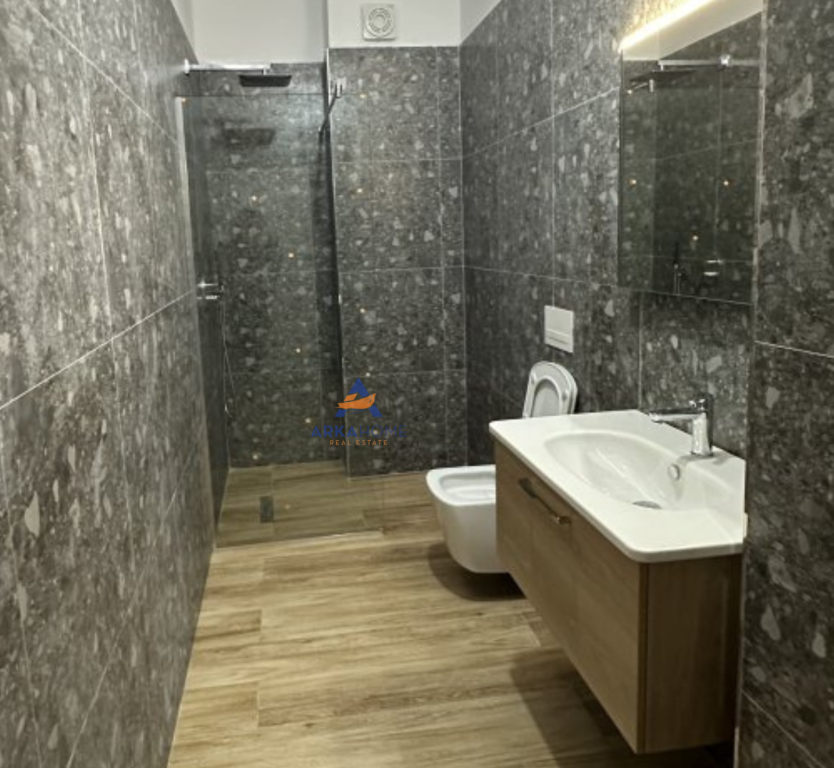 FOR SALE APARTMENT 2+1+BALCONY "BULEVARDI BLU, QENDER KAMEZ" 115,000 EURO.
