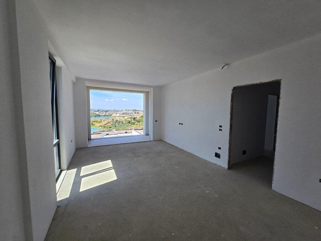 SUPER APARTAMENT PER SHITJE TEK LIQENI I FARKES.