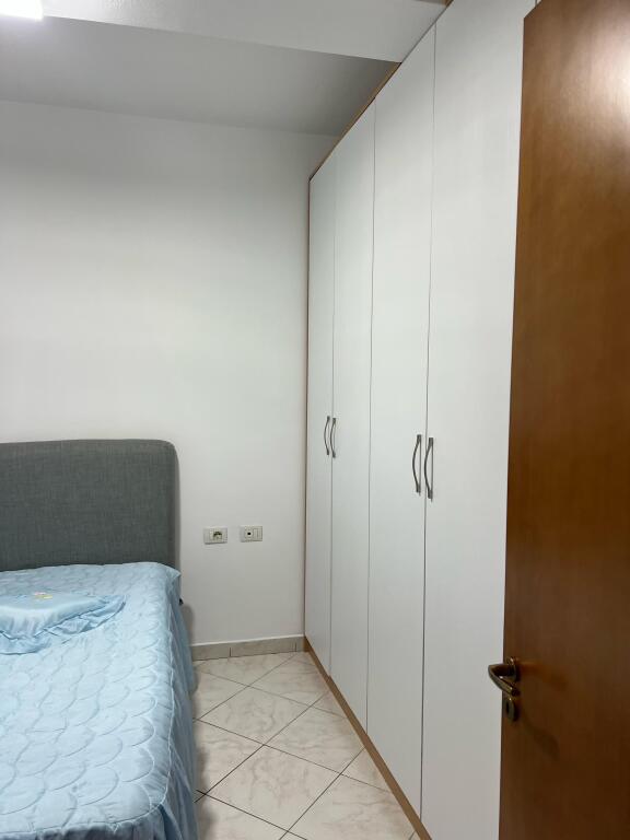 Jepet Me Qera Apartament 2+1+1 Ballkon