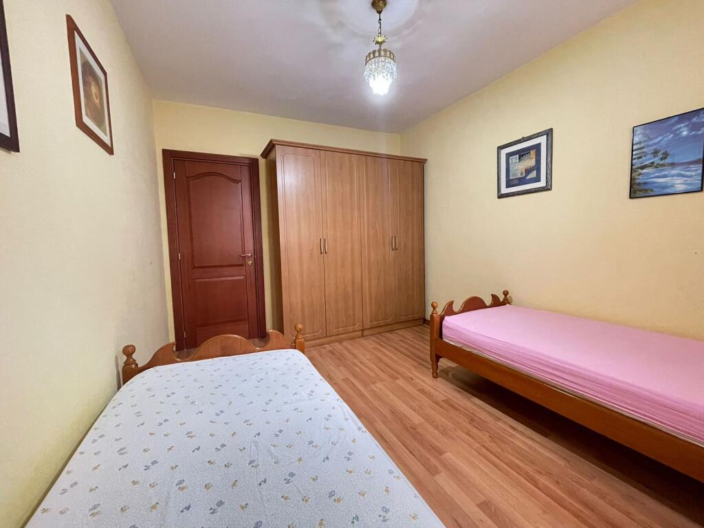 APARTAMENT ME QERA 2+1 TREGU ELEKTRIK 50.000 LEKE
