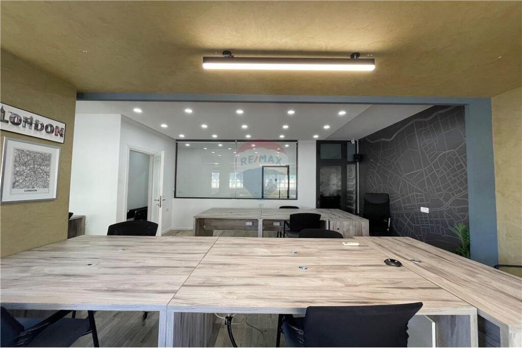 Office for rent at Wilson Square!