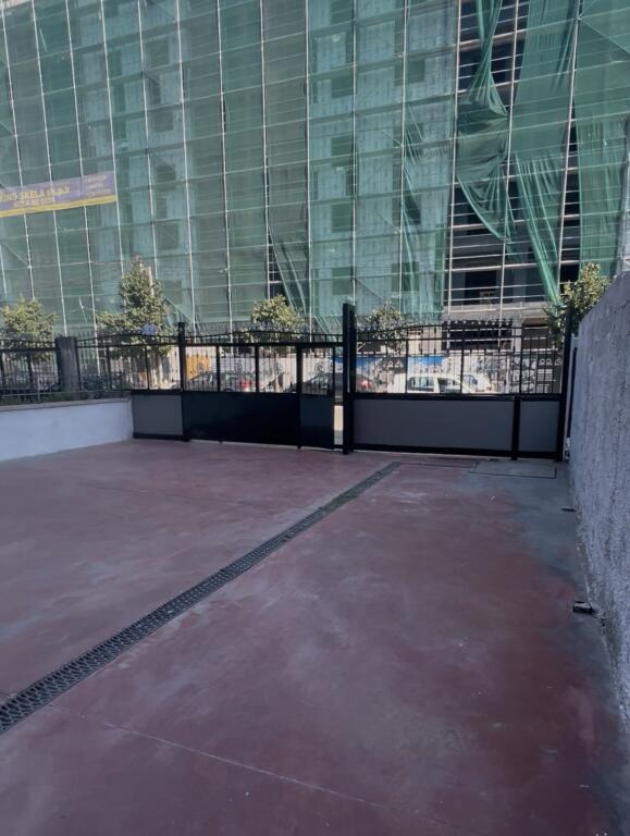 Business premises for rent   