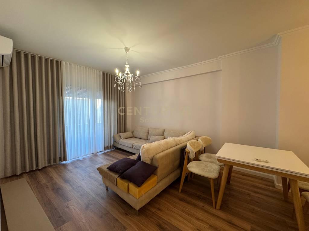 AFFITTIAMO APPARTAMENTO 2+1 IN VIA NDRE MJEDA