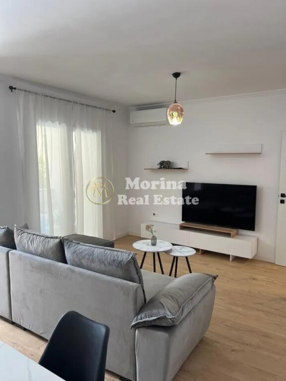 Qera, Apartament 2+1, Bulevardi Zogu I, 950 euro/muaj