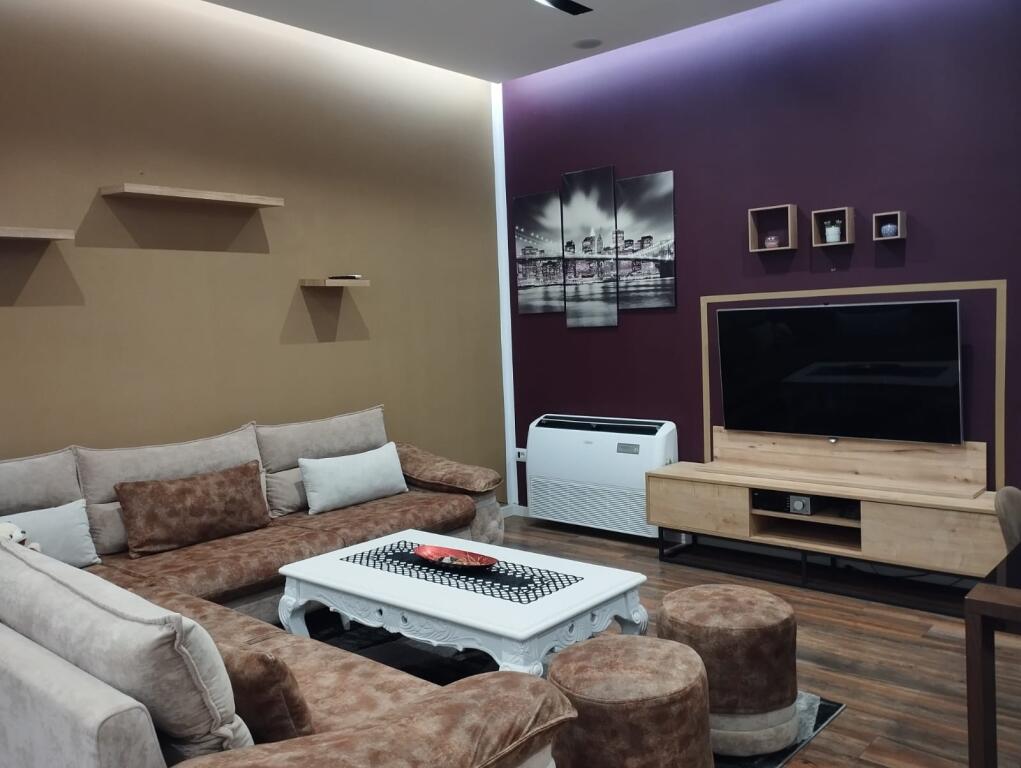 Jepet me QIRA apartament 2+1+ 2 Parkime në Sauk
