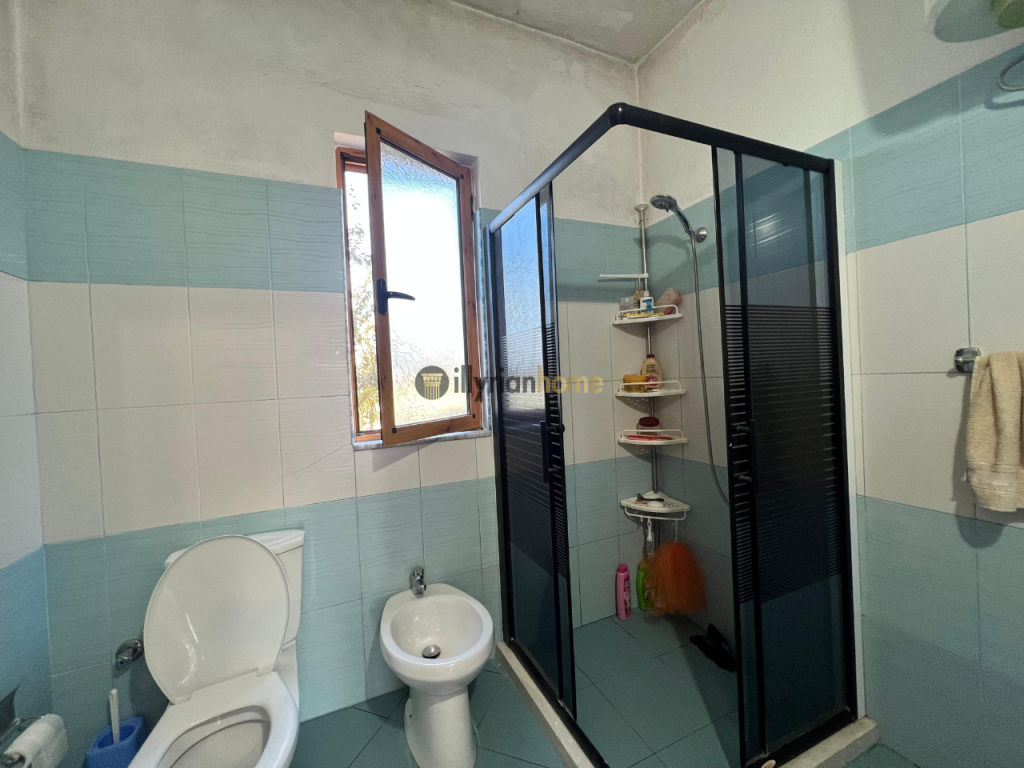 Jepet me qira Shtepi Private 2 Katëshe, "Vishaj", Tiranë
