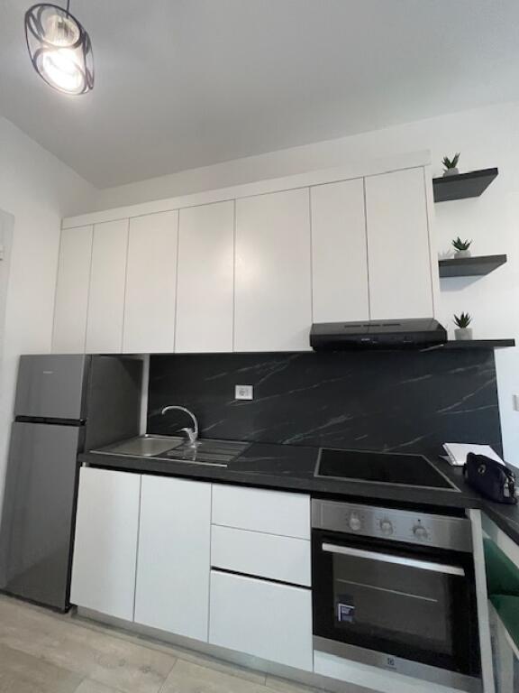 Shitet Apartament 1+1 tek Kompleksi Mangalem21