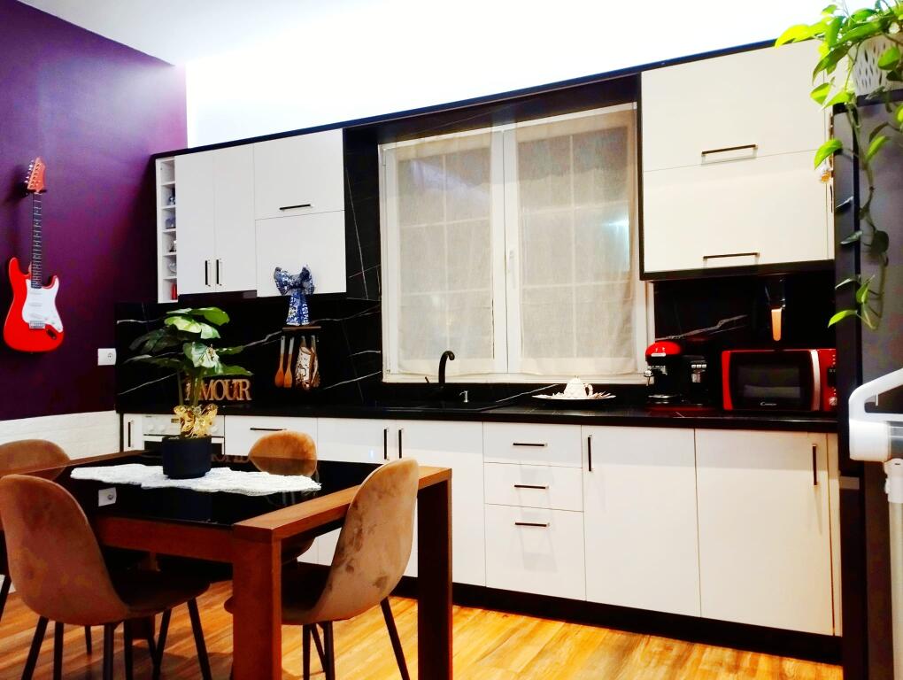 Jepet me QIRA apartament 2+1+ 2 Parkime në Sauk