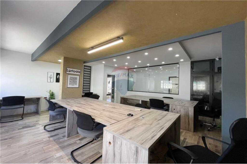 Office for rent at Wilson Square!