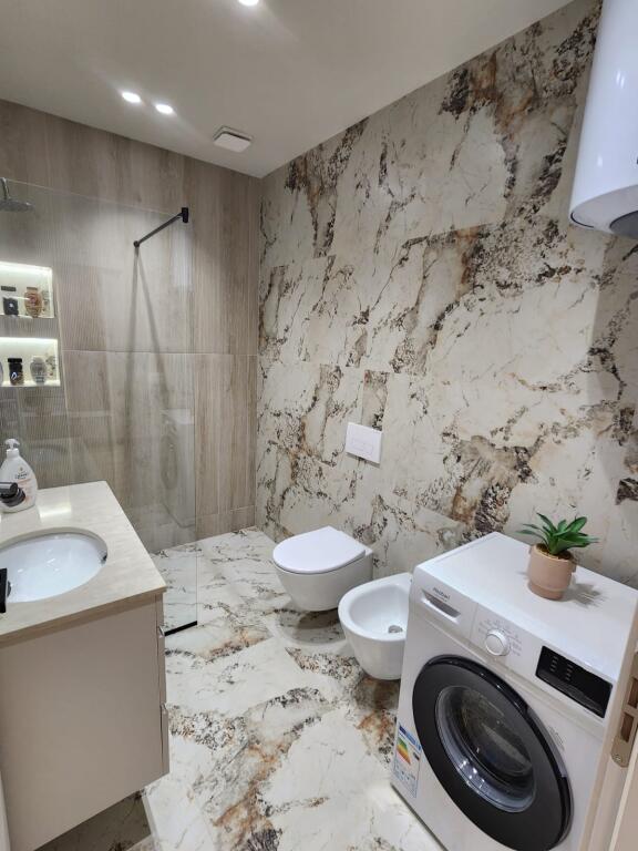 FOR SALE APARTMENT 1+1 – BEACH, DURRËS 📍 Neighborhood 13 Beach, near Spar