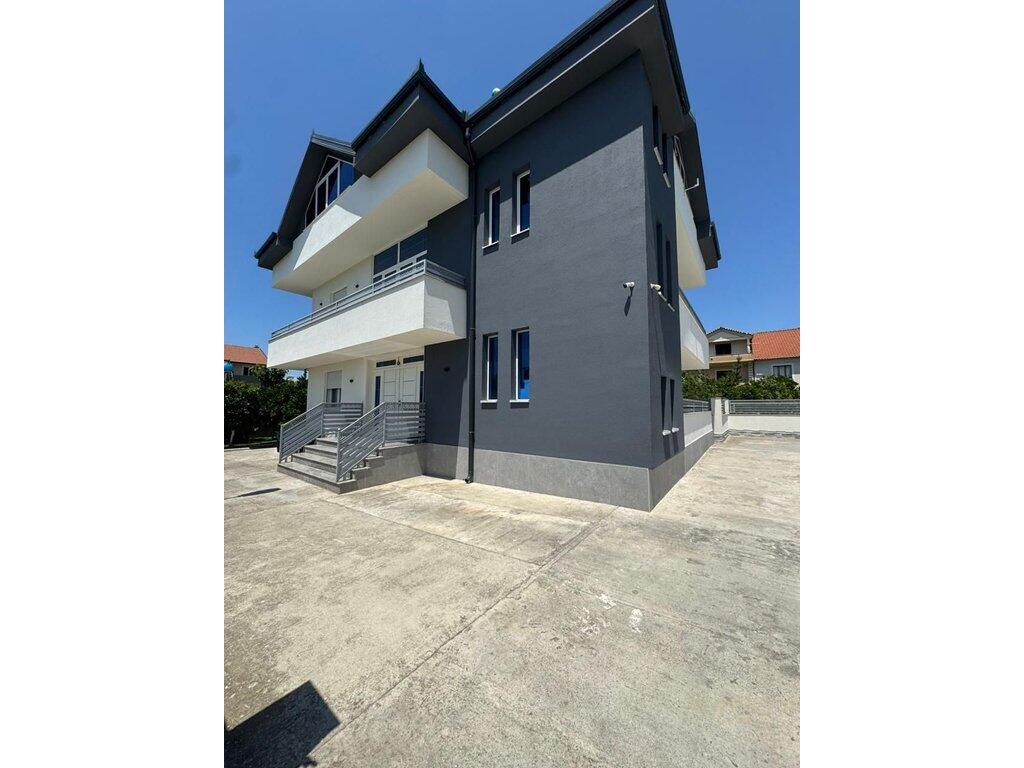 3-STOREY VILLA FOR RENT AFTER QTU!