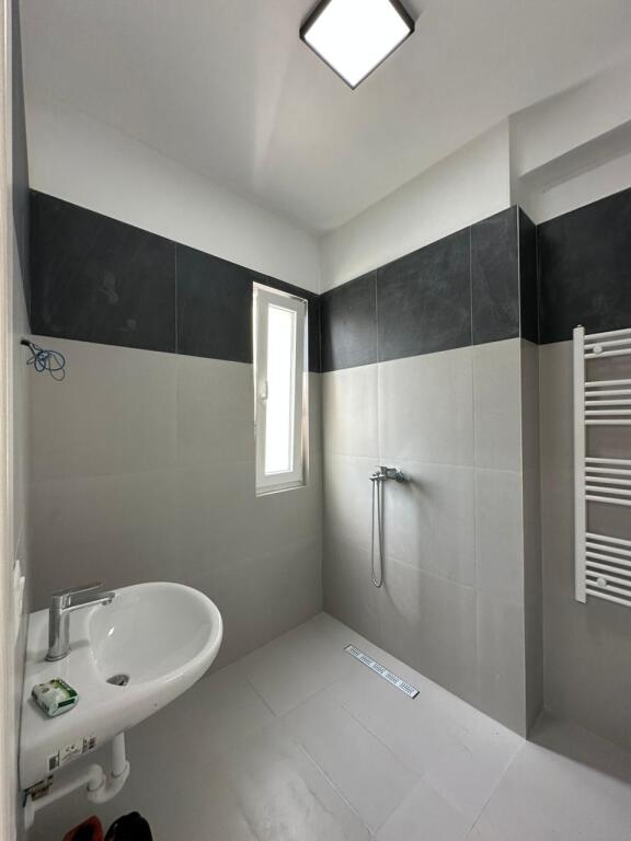🏢 In Affitto – Appartamento Moderno 2+1 presso River Residence, Teodor Keko
