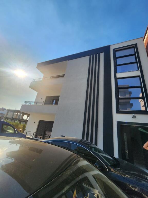 Jepen me qera super apartamente 1+1 prane kishes katolike kenet