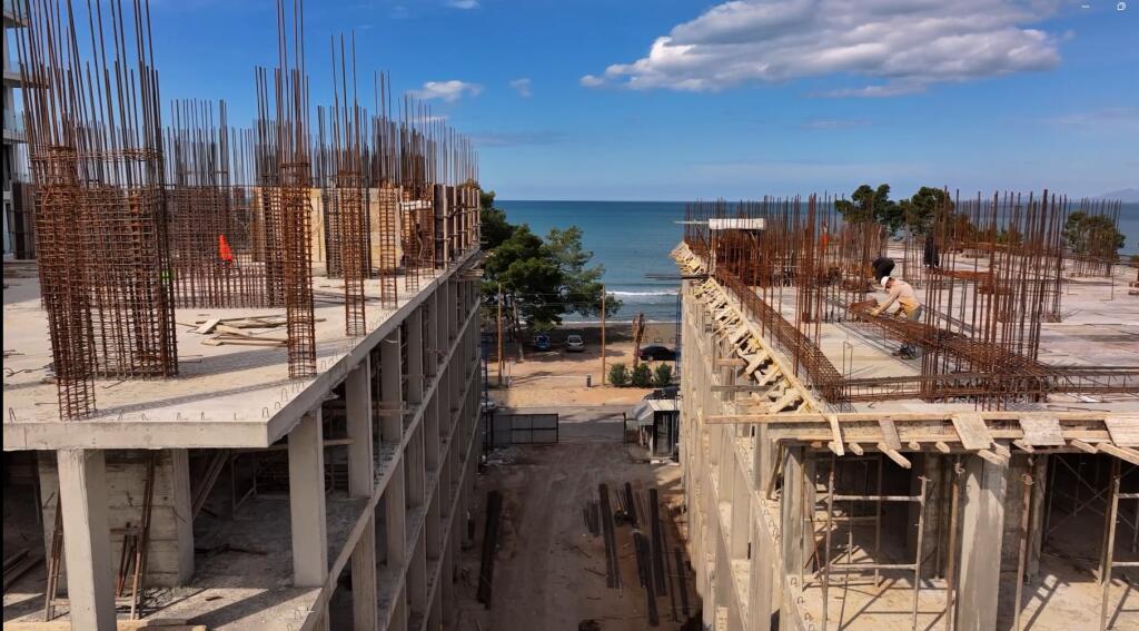 📍Shengjin, buze detit shitet garsoniere dhe Apartament 1+1